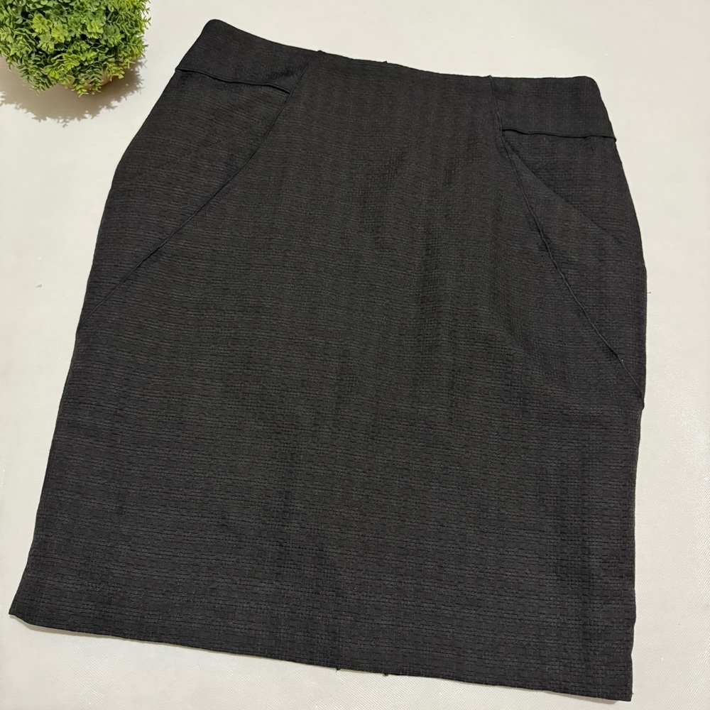 Mario Serrani Classic Black Textured Modest Pencil Skirt Women’s Size 12‎
